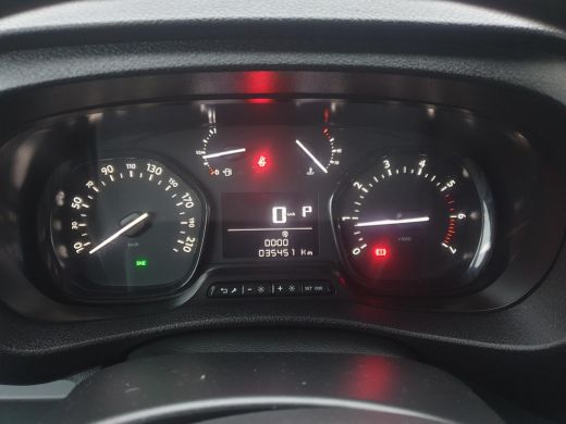 Citroën Jumpy 2.0 BlueHDI 120 M Club | Apple Carplay/Android Auto | Cruise control | DAB ontvanger ActivLease financial lease