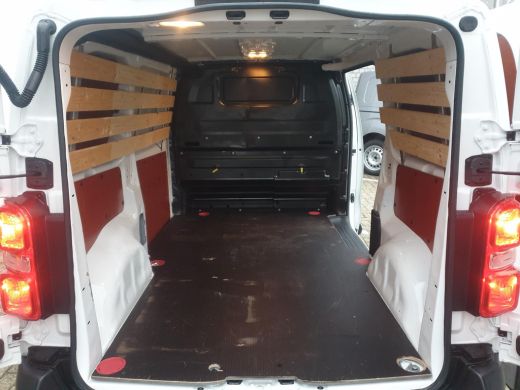 Citroën Jumpy 2.0 BlueHDI 120 M Club | Apple Carplay/Android Auto | Cruise control | DAB ontvanger ActivLease financial lease