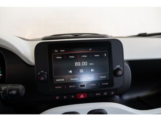 Fiat Panda 1.0 Hybrid Pandina | Apple Carplay & Android Auto | Parkeersensoren | Airco | Style velgen | ActivLease financial lease
