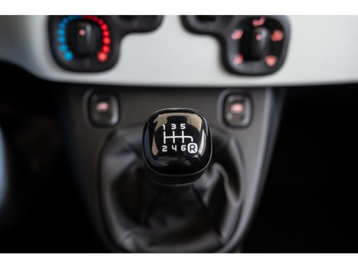 Fiat Panda 1.0 Hybrid Pandina | Apple Carplay & Android Auto | Parkeersensoren | Airco ActivLease financial lease