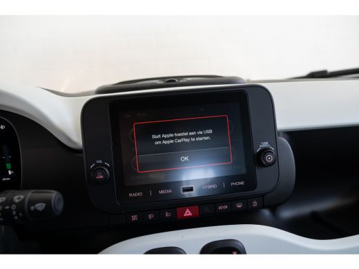 Fiat Panda 1.0 Hybrid Pandina | Apple Carplay & Android Auto | Parkeersensoren | Airco ActivLease financial lease