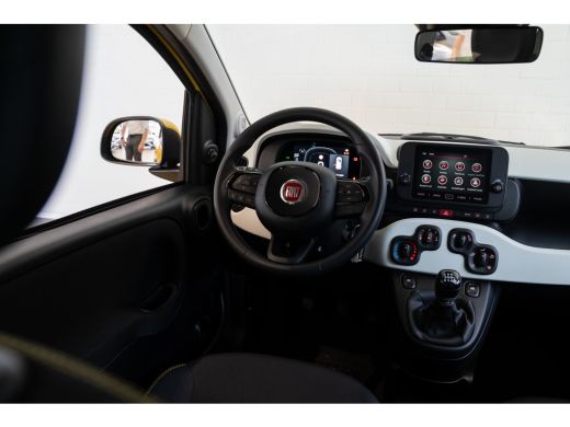 Fiat Panda 1.0 Hybrid Pandina | Apple Carplay & Android Auto | Parkeersensoren | Airco ActivLease financial lease