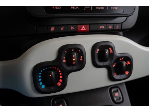 Fiat Panda Fiat 1.0 Hybrid Pandina | Apple Carplay & Android Auto | Parkeersensoren | Airco | Style velgen | ActivLease financial lease