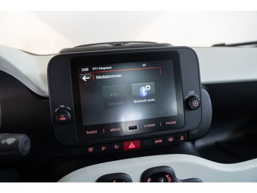 Fiat Panda 1.0 Hybrid Pandina | Apple Carplay & Android Auto | Parkeersensoren | Airco | ActivLease financial lease