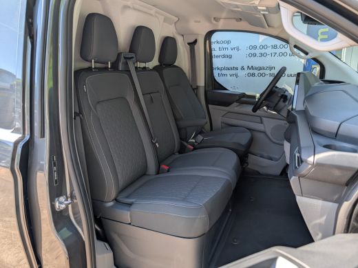 Ford Transit Custom 320 2.0 TDCI L2H1 Limited 170pk | Automaat | 3- Zits | Voorruitverwarming | Camera | Clima | Crui... ActivLease financial lease