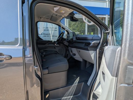 Ford Transit Custom 320 2.0 TDCI L2H1 Limited 170pk | Automaat | 3- Zits | Voorruitverwarming | Camera | Clima | Crui... ActivLease financial lease
