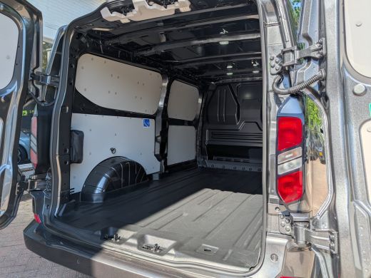 Ford Transit Custom 320 2.0 TDCI L2H1 Limited 170pk | Automaat | 3- Zits | Voorruitverwarming | Camera | Clima | Crui... ActivLease financial lease
