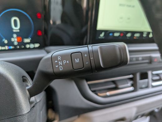 Ford Transit Custom 320 2.0 TDCI L2H1 Limited 170pk | Automaat | 3- Zits | Voorruitverwarming | Camera | Clima | Crui... ActivLease financial lease