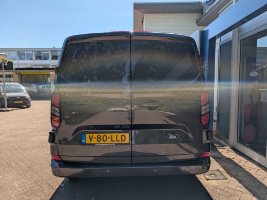 Ford Transit Custom 320 2.0 TDCI L2H1 Limited 170pk | Automaat | 3- Zits | Voorruitverwarming | Camera | Clima | Crui... ActivLease financial lease