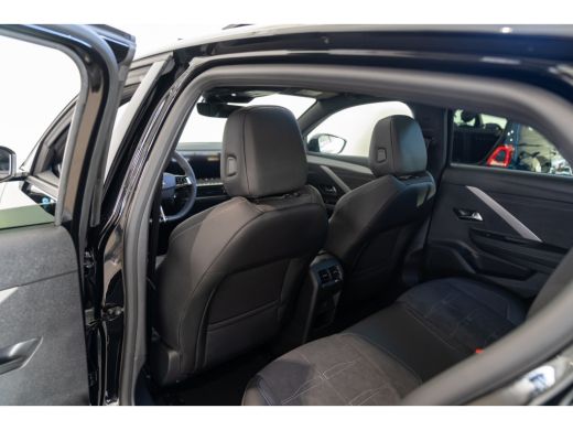 Opel Astra Opel 1.2 Turbo Hybrid Ultimate | Schuif-Kantel Dak | Alcantara | Head Up-Display | LED Matrix | K... ActivLease financial lease