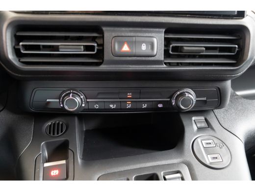 Opel Combo 1.5 BlueHDi 130 S&S L1 | Automaat | Multimedia 10" | Camera | Vloer | Parkeersensoren | | Multime... ActivLease financial lease
