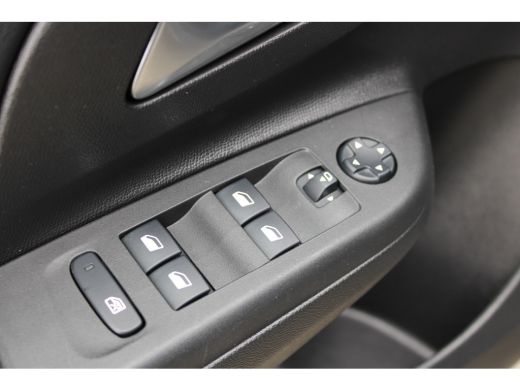 Opel Corsa 1.2 Elegance | Achteruitrijcamera | Draadloze telefoonlader | Lichtmetalen velgen 16" ActivLease financial lease