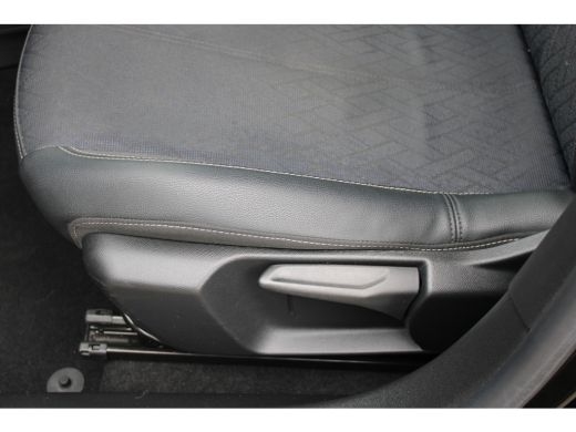 Opel Corsa 1.2 Elegance | Achteruitrijcamera | Draadloze telefoonlader | Lichtmetalen velgen 16" ActivLease financial lease