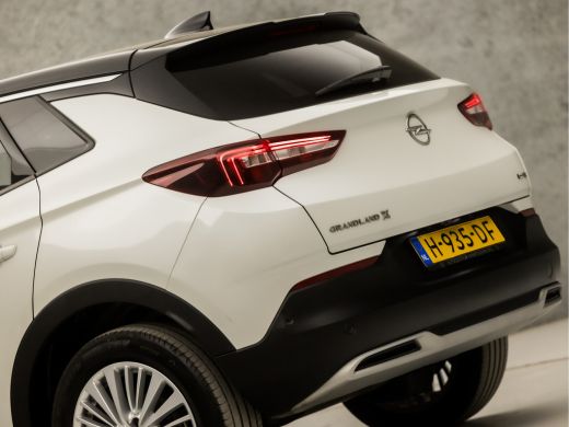 Opel Grandland X 1.2 Turbo Innovation Sport (APPLE CARPLAY, GROOT NAVI, CAMERA, GETINT GLAS, LEDER, SPORTSTOELEN... ActivLease financial lease
