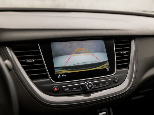Opel Grandland X 1.2 Turbo Innovation Sport (APPLE CARPLAY, GROOT NAVI, CAMERA, GETINT GLAS, LEDER, SPORTSTOELEN... ActivLease financial lease