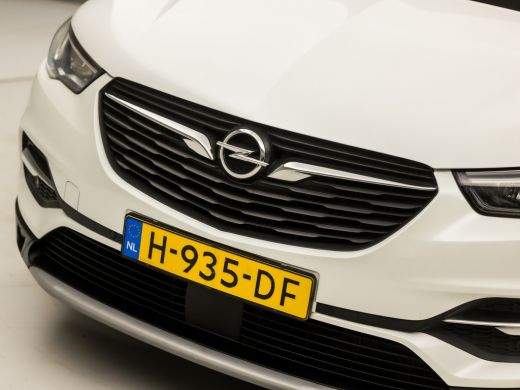 Opel Grandland X 1.2 Turbo Innovation Sport (APPLE CARPLAY, GROOT NAVI, CAMERA, GETINT GLAS, LEDER, SPORTSTOELEN... ActivLease financial lease