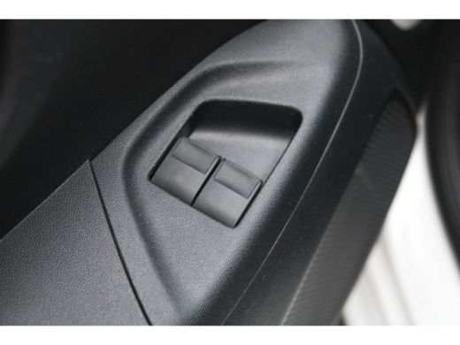 Peugeot 108 5drs Active 1.0 e-VTi | Airconditioning | Bluetooth | LED | Mistlampen | ActivLease financial lease