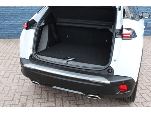 Peugeot 2008 SUV 1.2 PureTech 130pk EAT8 GT | Automaat | Navigatie | Camera | Nieuw model | 17.700km | ActivLease financial lease
