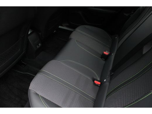 Peugeot 2008 SUV 1.2 PureTech 130pk EAT8 GT | Automaat | Navigatie | Camera | Nieuw model | 17.700km | ActivLease financial lease