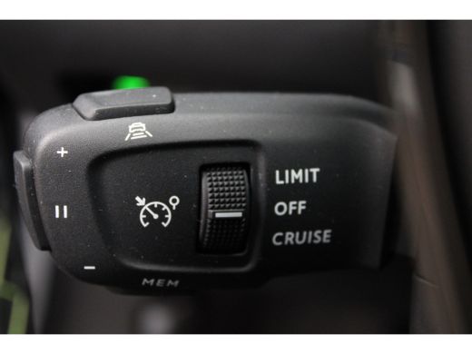 Peugeot 2008 SUV 1.2 PureTech 130pk EAT8 GT | Automaat | Navigatie | Camera | Nieuw model | 17.700km | ActivLease financial lease