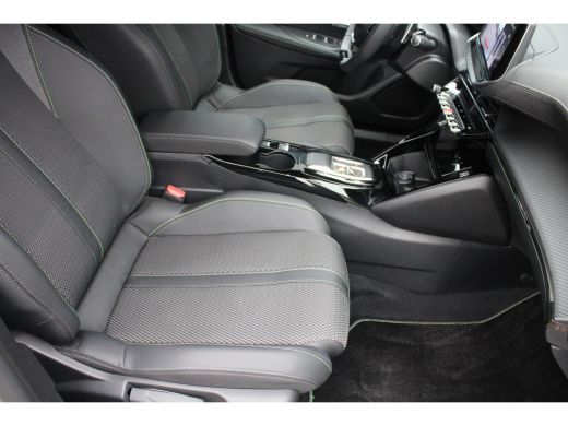 Peugeot 2008 SUV 1.2 PureTech 130pk EAT8 GT | Automaat | Navigatie | Camera | Nieuw model | 17.700km | ActivLease financial lease