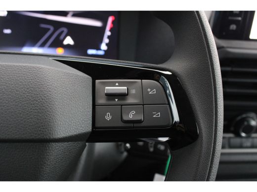 Peugeot Expert 2.0 BlueHDi 145pk L2 | Navigatie | Camera | 3-Zits | Trekhaak | Nieuw model | ActivLease financial lease