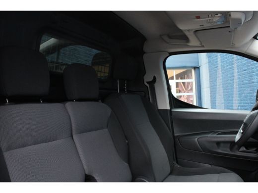Peugeot Partner 1.5 BlueHDI 130pk EAT8 Premium | Automaat | Navi by app | 3-Zits | Schuifdeur met ruit | Mistlamp... ActivLease financial lease
