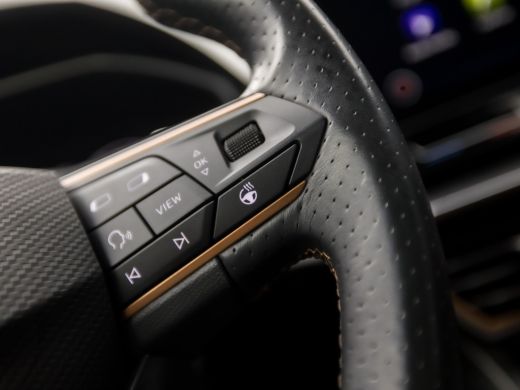 Seat Formentor 1.5 TSI Sport 150Pk Automaat (APPLE CARPLAY, GROOT NAVI, SFEERVERLICHTING, LEDER, CAMERA, SPORTST... ActivLease financial lease
