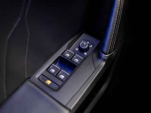 Seat Formentor 1.5 TSI Sport 150Pk Automaat (APPLE CARPLAY, GROOT NAVI, SFEERVERLICHTING, LEDER, CAMERA, SPORTST... ActivLease financial lease