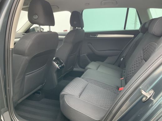 Skoda Superb Combi 2.0 TDI Business Edition Plus Automaat Carplay Nav/Cam Digitale-Cockpit! ActivLease financial lease