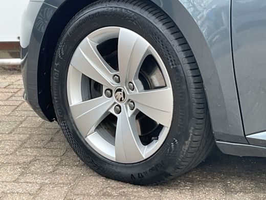 Skoda Superb Combi 2.0 TDI Business Edition Plus Automaat Carplay Nav/Cam Digitale-Cockpit! ActivLease financial lease