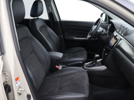 Suzuki Vitara 1.5 HYBRID AUT. ALLGRIP 4WD STYLE + TREKHAAK | ADAPTIVE CRUISE | CAMERA | STOELVERW. | NAVIGATIE ActivLease financial lease