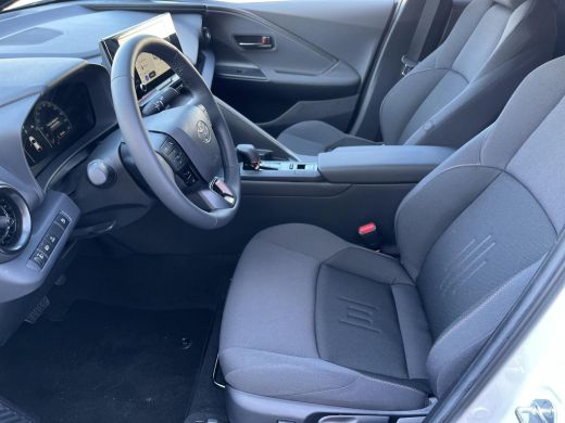 Toyota C-HR 2.0 Plug-in Hybrid 220 Dynamic | Platinum pearl white | Nieuw uit voorraad leverbaar | ActivLease financial lease