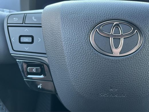 Toyota C-HR 2.0 Plug-in Hybrid 220 Dynamic | Platinum pearl white | Nieuw uit voorraad leverbaar | ActivLease financial lease
