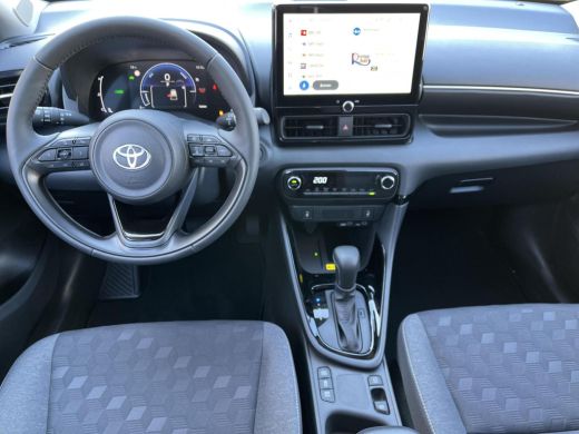Toyota Yaris 1.5 Hybrid 115 Dynamic | Comfort Pack | Forest green metallic | Nieuw uit voorraad leverbaar | ActivLease financial lease