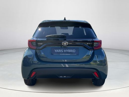 Toyota Yaris 1.5 Hybrid 115 Dynamic | Comfort Pack | Forest green metallic | Nieuw uit voorraad leverbaar | ActivLease financial lease