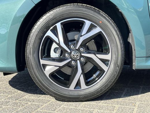 Toyota Yaris 1.5 Hybrid 115 Dynamic | Comfort Pack | Forest green metallic | Nieuw uit voorraad leverbaar | ActivLease financial lease