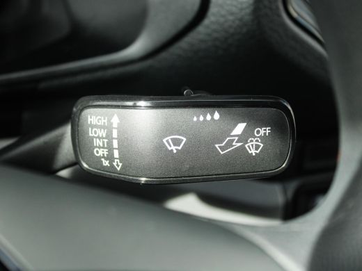 Volkswagen Crafter 35 2.0 TDI L4H3 177PK DSG Achteruitrijcamera, navigatie, park distance control, cruise control, a... ActivLease financial lease
