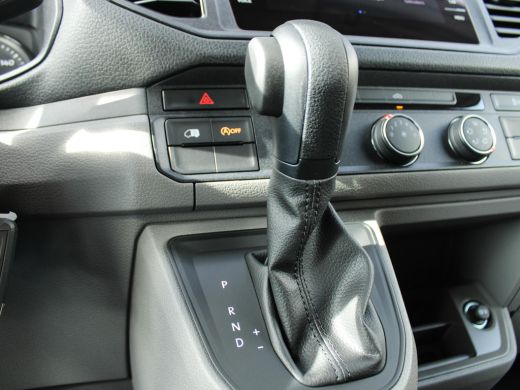 Volkswagen Crafter 35 2.0 TDI L4H3 177PK DSG Achteruitrijcamera, navigatie, park distance control, cruise control, a... ActivLease financial lease