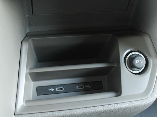 Volkswagen Crafter 35 2.0 TDI L4H3 177PK DSG Achteruitrijcamera, navigatie, park distance control, cruise control, a... ActivLease financial lease