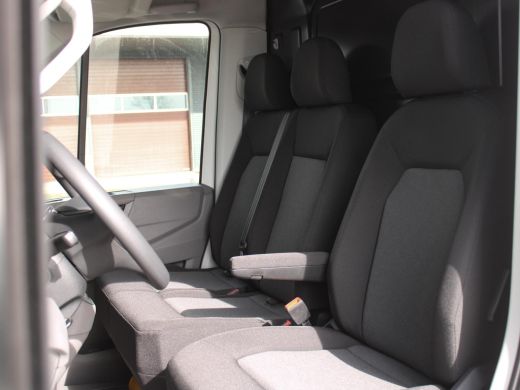 Volkswagen Crafter 35 2.0 TDI L4H3 177PK DSG Achteruitrijcamera, navigatie, park distance control, cruise control, a... ActivLease financial lease