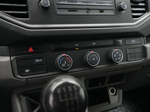 Volkswagen Crafter 50 2.0 TDI L3 DL Comfortline Clixtar laadvermogen BE 2950 kg luchtvering Laadklep shuifzeil ActivLease financial lease