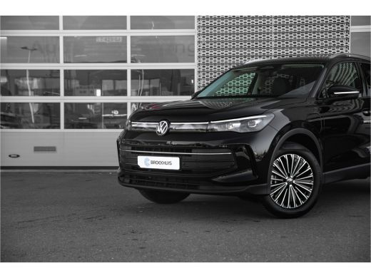Volkswagen Tiguan 1.5 eHybrid Life Edition | Zwenkbare Trekhaak | Stoelverwarming | Navigatie ActivLease financial lease