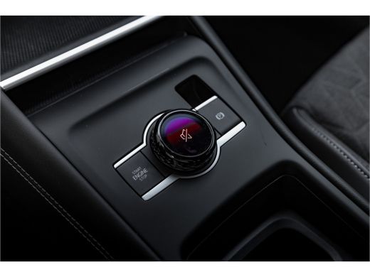 Volkswagen Tiguan 1.5 eHybrid Life Edition | Zwenkbare Trekhaak | Stoelverwarming | Navigatie ActivLease financial lease