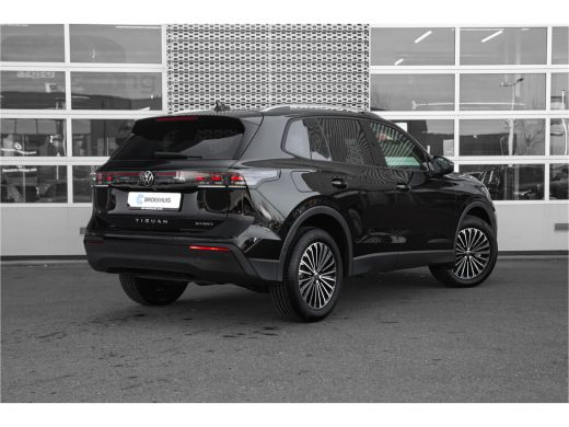 Volkswagen Tiguan 1.5 eHybrid Life Edition | Zwenkbare Trekhaak | Stoelverwarming | Navigatie ActivLease financial lease