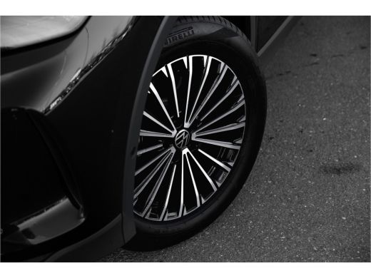 Volkswagen Tiguan 1.5 eHybrid Life Edition | Zwenkbare Trekhaak | Stoelverwarming | Navigatie ActivLease financial lease
