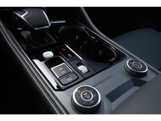 Volkswagen Touareg 3.0 TSI eHybrid 4MOTION / Puglia/ Luchtvering/ Standkachel/ Virtual Cockpit/ Trekhaak/ Panoramada... ActivLease financial lease