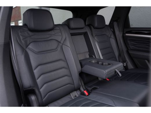 Volkswagen Touareg 3.0 TSI eHybrid 4MOTION / Puglia/ Luchtvering/ Standkachel/ Virtual Cockpit/ Trekhaak/ Panoramada... ActivLease financial lease