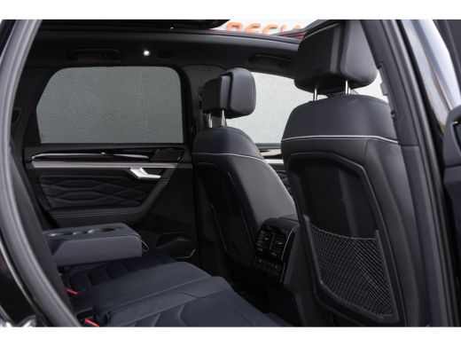 Volkswagen Touareg 3.0 TSI eHybrid 4MOTION / Puglia/ Luchtvering/ Standkachel/ Virtual Cockpit/ Trekhaak/ Panoramada... ActivLease financial lease