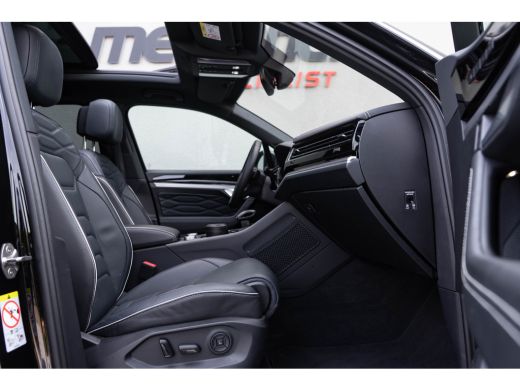 Volkswagen Touareg 3.0 TSI eHybrid 4MOTION / Puglia/ Luchtvering/ Standkachel/ Virtual Cockpit/ Trekhaak/ Panoramada... ActivLease financial lease